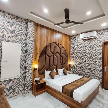 Hotel Gs Amritsar 200 Mtr From Golden Temple Esterno foto