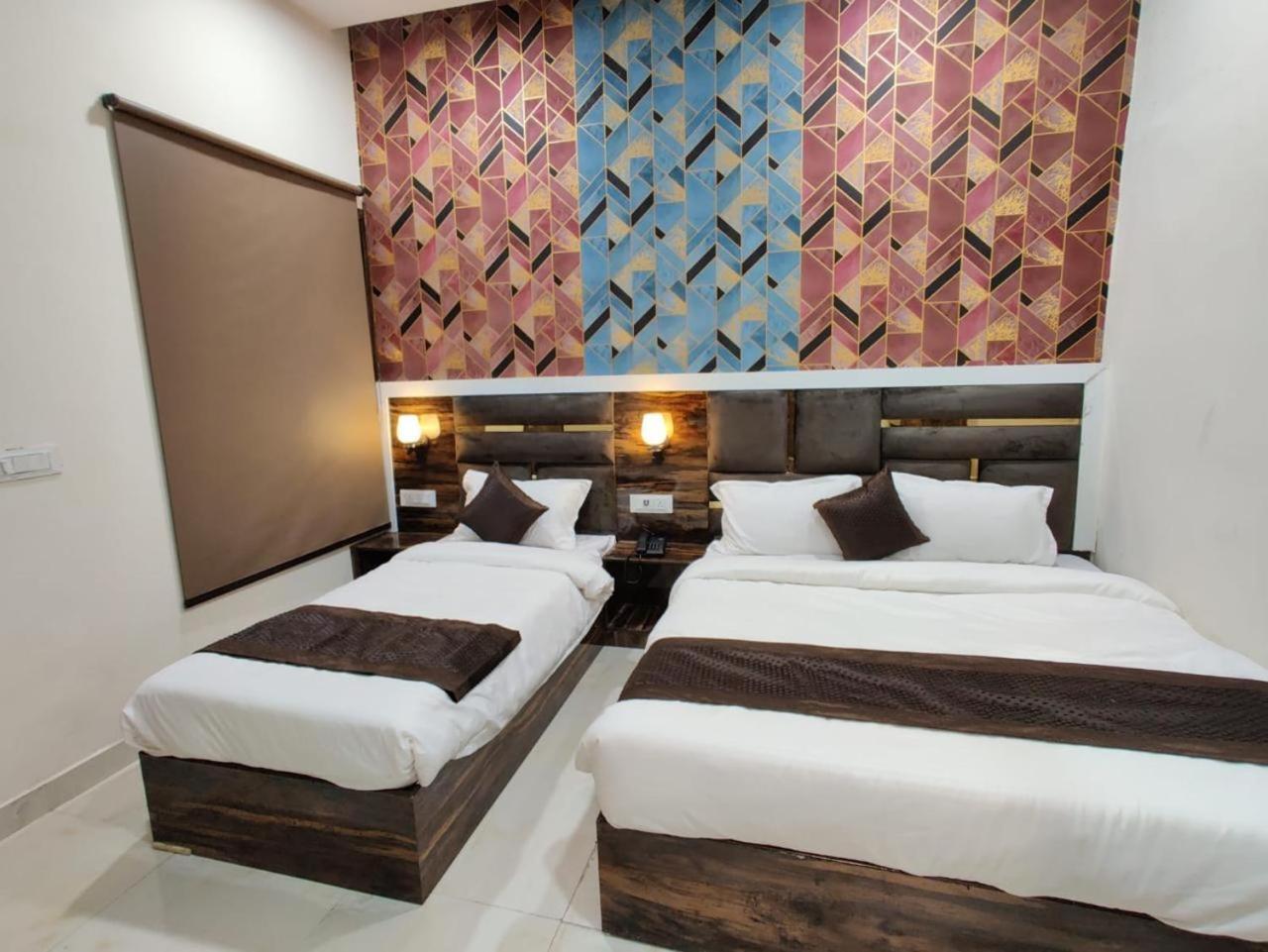 Hotel Gs Amritsar 200 Mtr From Golden Temple Esterno foto