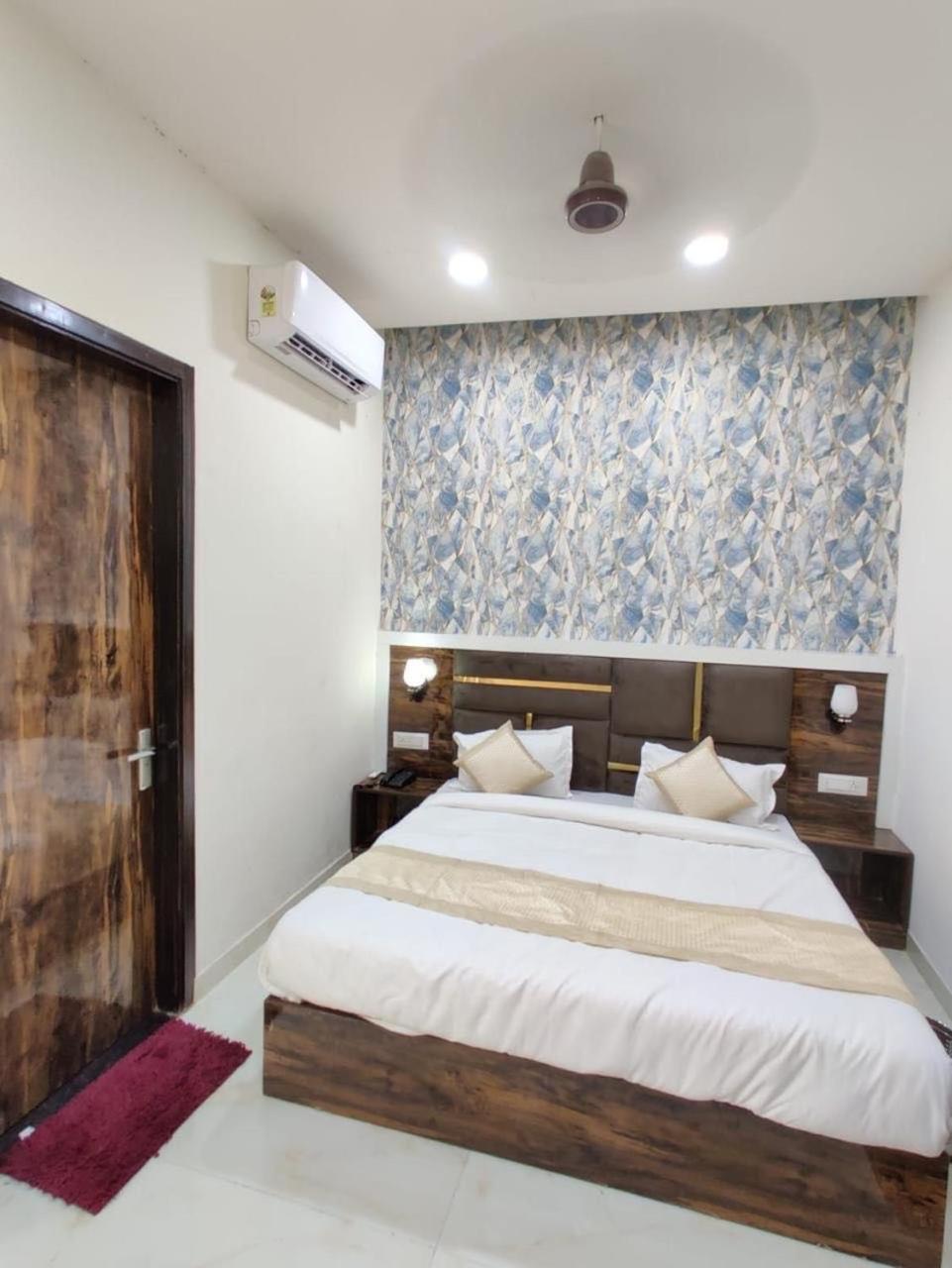 Hotel Gs Amritsar 200 Mtr From Golden Temple Esterno foto