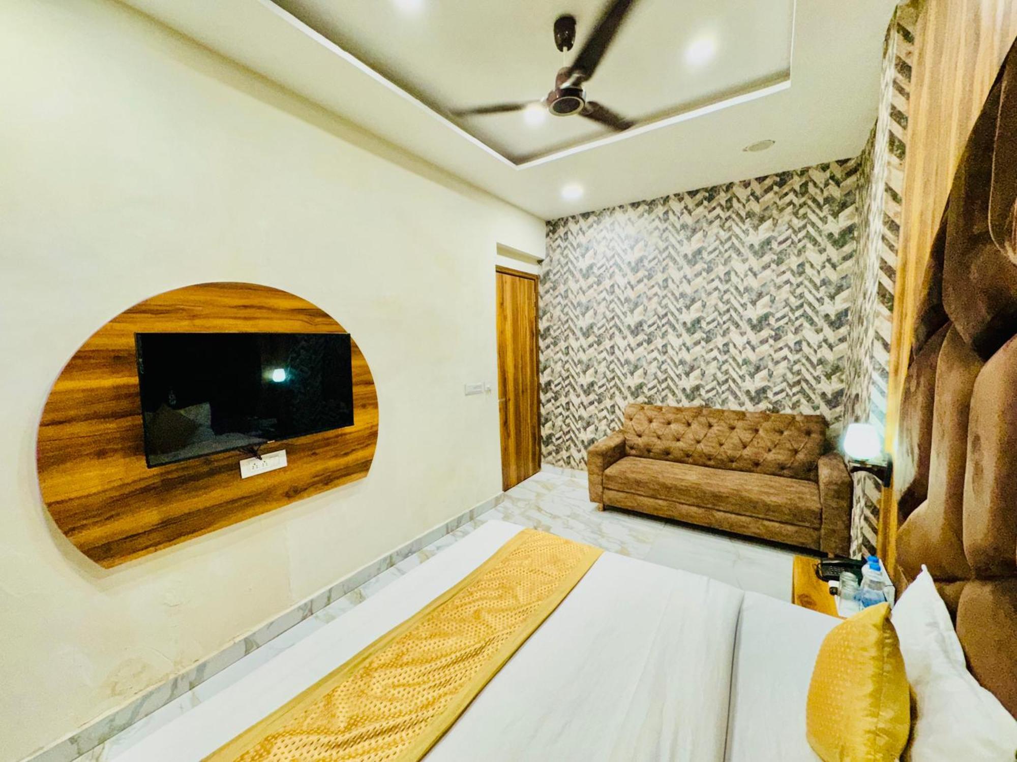 Hotel Gs Amritsar 200 Mtr From Golden Temple Esterno foto