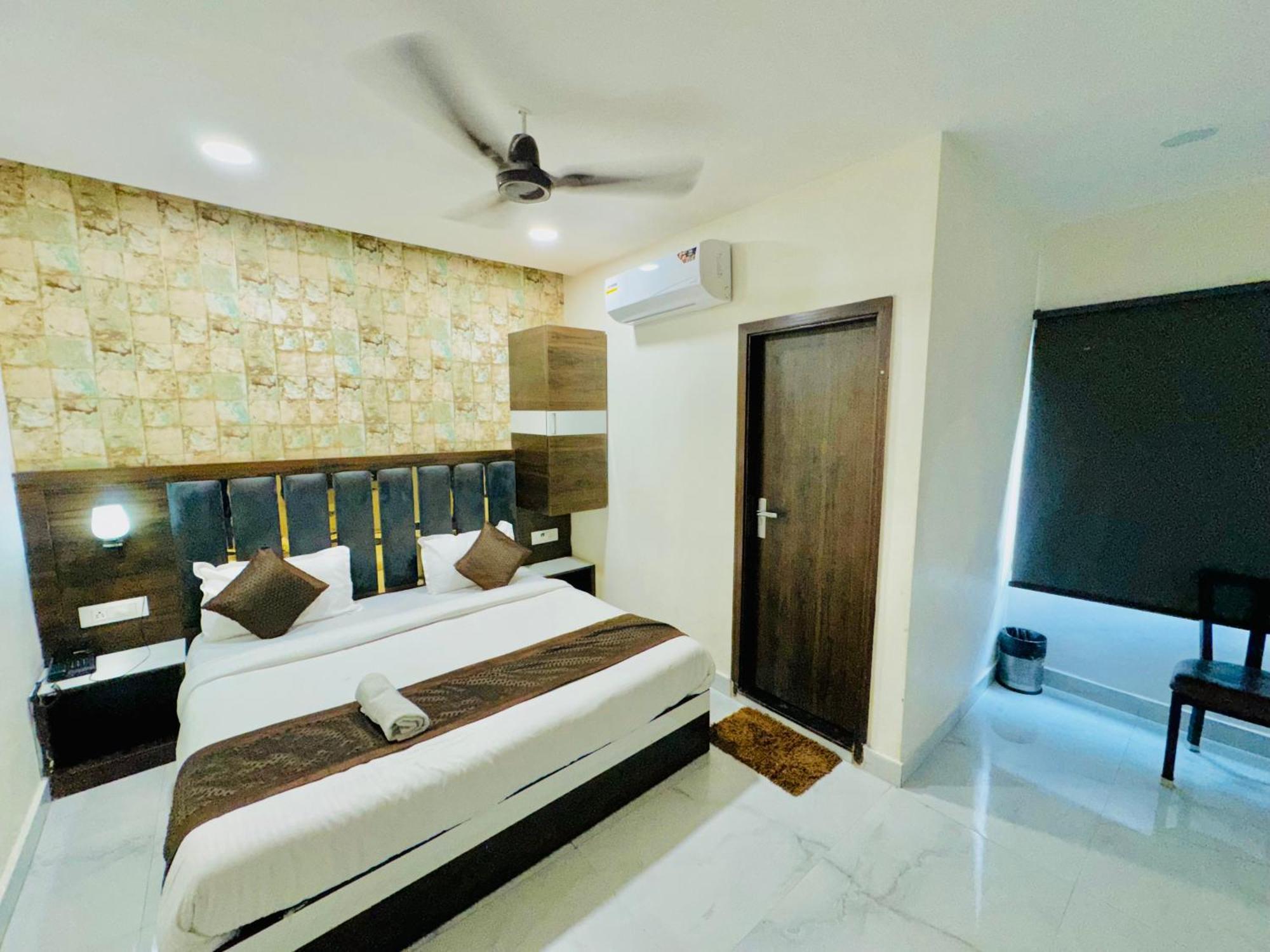 Hotel Gs Amritsar 200 Mtr From Golden Temple Esterno foto