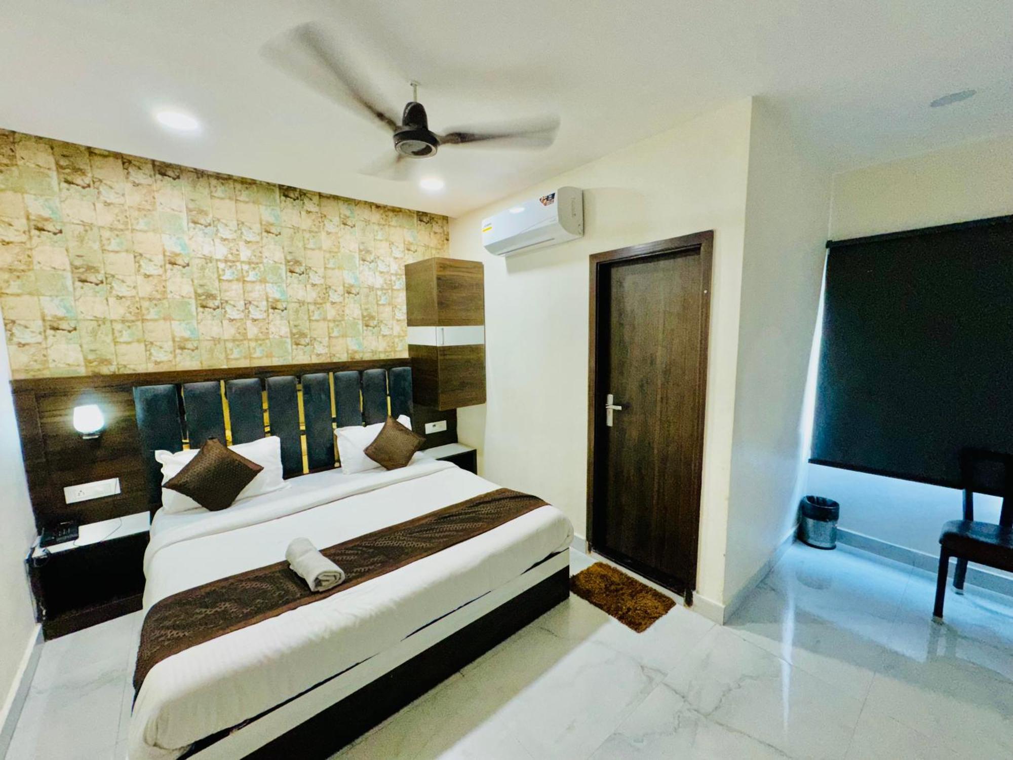 Hotel Gs Amritsar 200 Mtr From Golden Temple Esterno foto