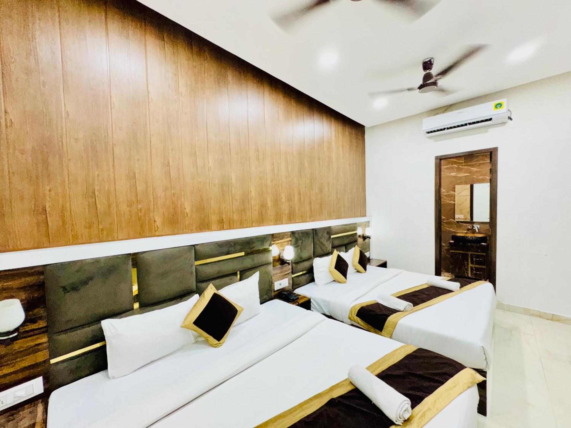 Hotel Gs Amritsar 200 Mtr From Golden Temple Esterno foto
