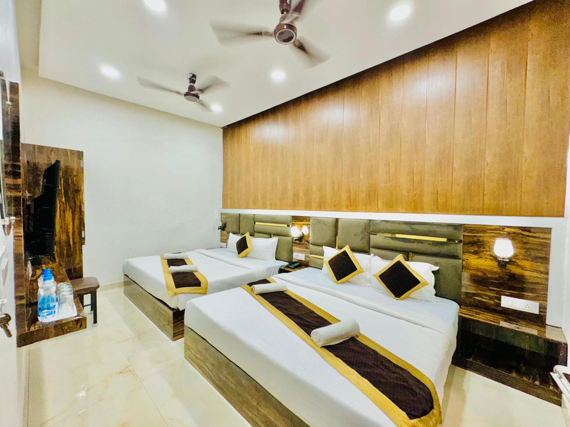 Hotel Gs Amritsar 200 Mtr From Golden Temple Esterno foto